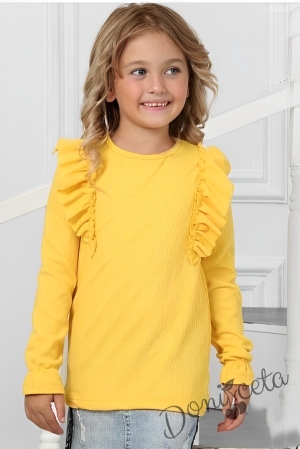 Ефектна детска блуза за момиче с дълъг ръкав и къдрици в жълто