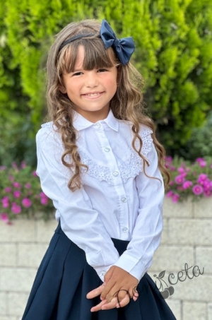 Детска риза за момиче с дълъг ръкав в бяло с нежна дантела