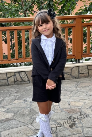 Детски комплект 3 части за момиче от къси панталонки , сако в черно и официална блуза с дълъг ръкав в бяло с дантела3