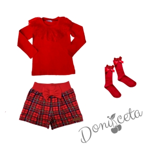 Детски комплект от 3 части - къси панталонки в червено каре, блуза в червено с дантела и чорапи в червено 1