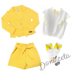 Комплект от риза в бяло с жълти къдрици, сако, къси панталони в жълто и чорапи в бяло 