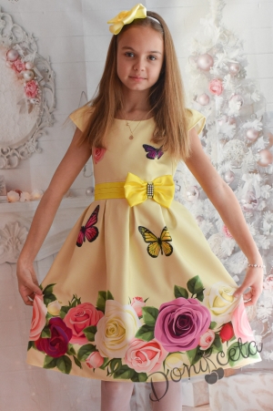 Детска рокля в жълто на цветя с пеперуди