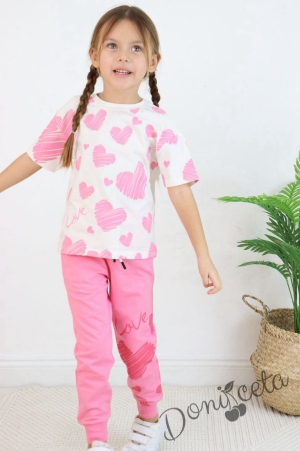 Комплект за момиче от тениска и панталон в розово със сърца 1