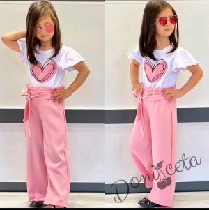 Комплект от тениска в бяло с розово сърце и панталон 
