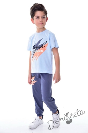 Комплект за момче от тениска в светлосиньо и панталон в тъмносиньо с напис 1
