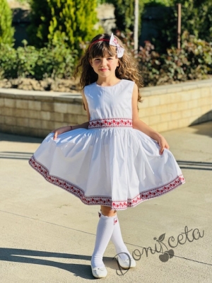 Детска народна носия рокля в бяло без ръкав с фолклорни/етно мотиви 1