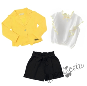 Комплект от риза в бяло с жълти къдрици, сако в жълто и къси панталони в черно 1
