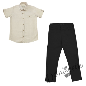 Летен комплект за момче риза с къс ръкав в бежово и дълги панталони в черно 1